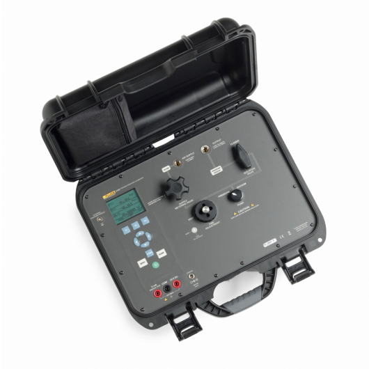 Fluke 3130-G2M-2 - Calibrador de pressão portátil Recarregável -12 a 300 psi 0,025% da leitura Medição e Geração de 4 a 20 mA Medição de 0 a 30 V DC- FLUKE